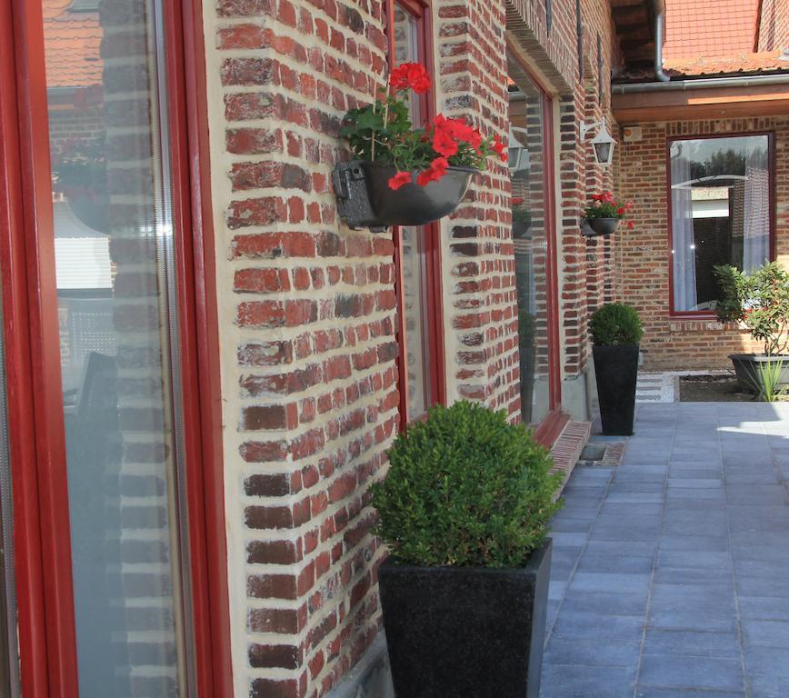 Au Coeur Des Hotes Steenvoorde Exterior foto